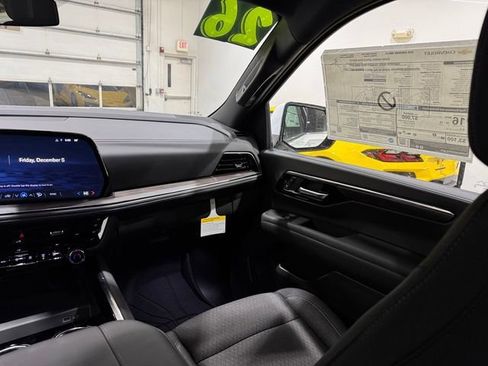 New 2026 Chevrolet Suburban LS image 16