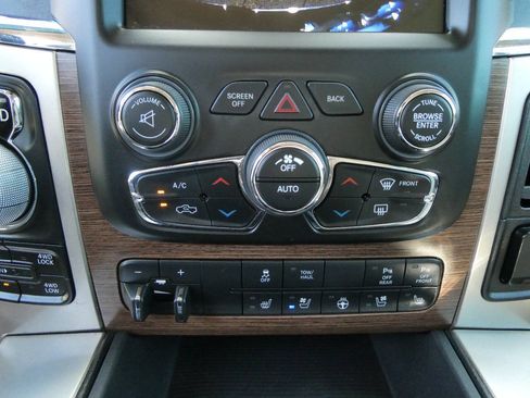 Used 2017 RAM 1500 Laramie w/ Convenience Group AWD/4WD image 20