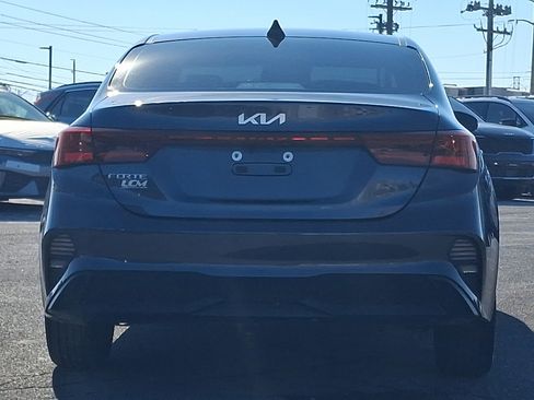 Used 2023 Kia Forte LXS w/ LXS Technology Package image 5