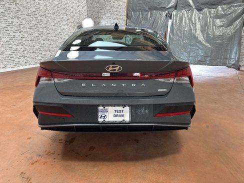 New 2026 Hyundai Elantra Blue image 6