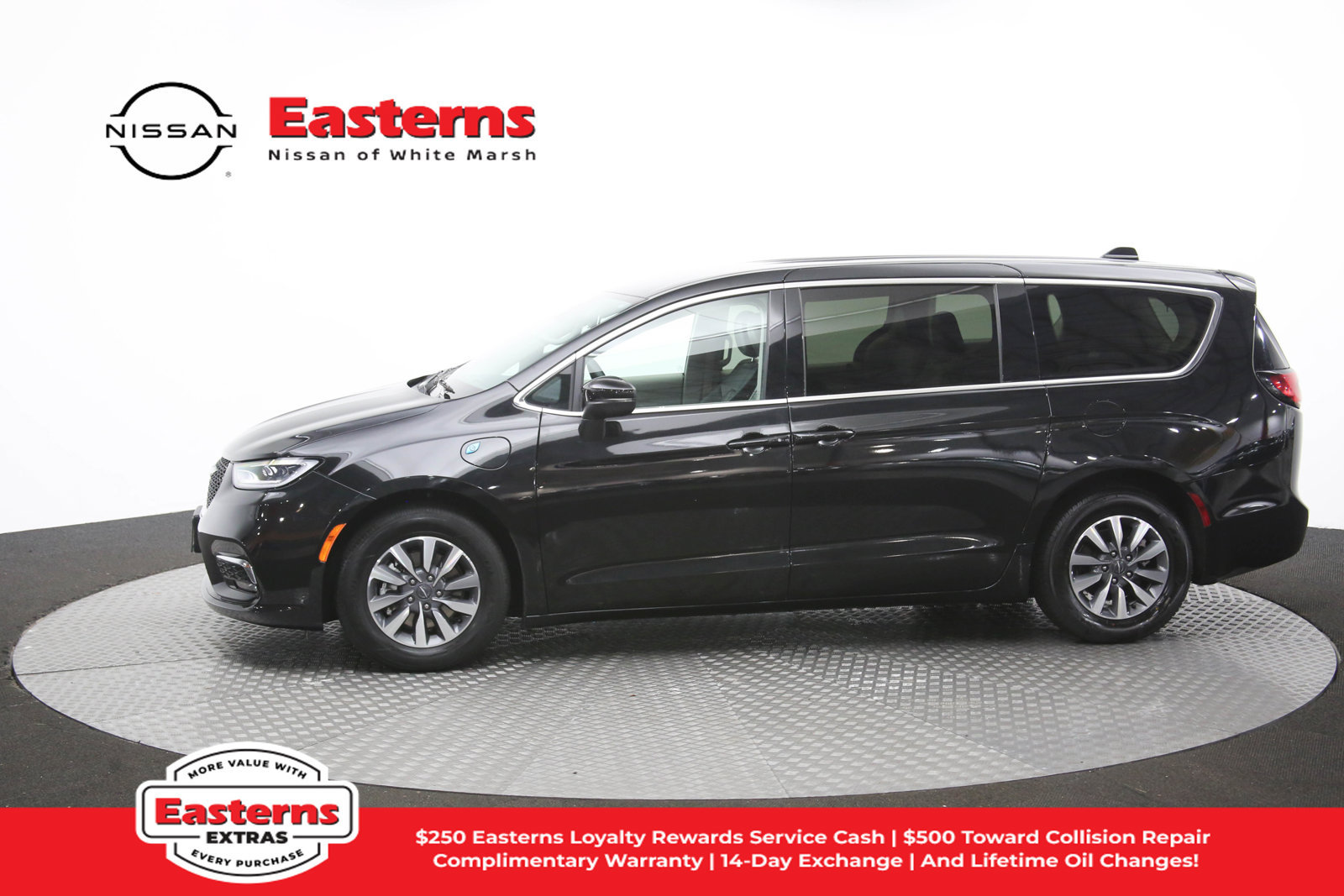 Used 2023 Chrysler Pacifica Touring-L FWD image 61