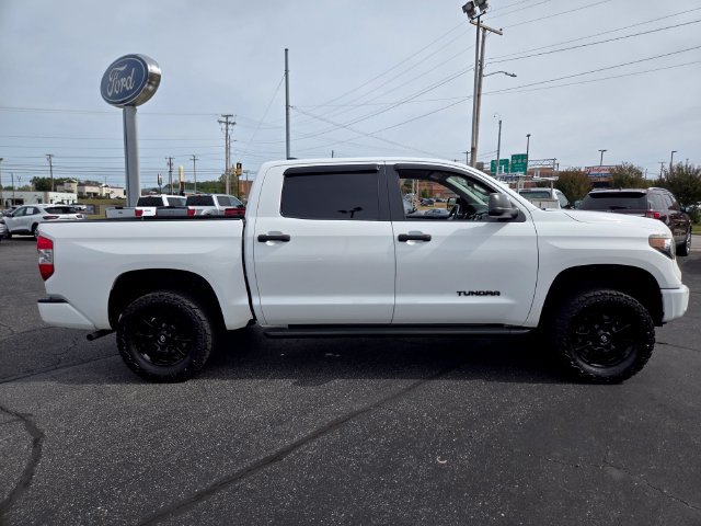 Used 2020 Toyota Tundra SR5 w/ SX Package AWD/4WD image 9