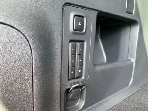 New 2026 Lincoln Navigator L Premier AWD/4WD image 8