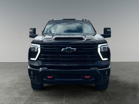 Used 2024 Chevrolet Silverado 2500 LTZ w/ LTZ Plus Package AWD/4WD image 3