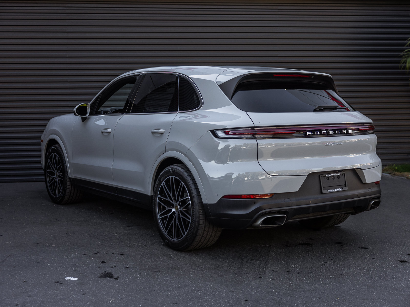 Certified 2024 Porsche Cayenne AWD/4WD image 3