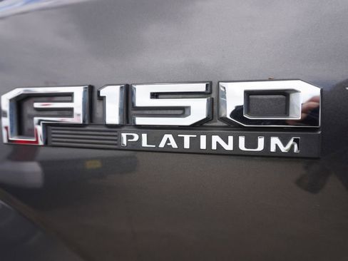 Certified 2020 Ford Edge Titanium FWD image 34