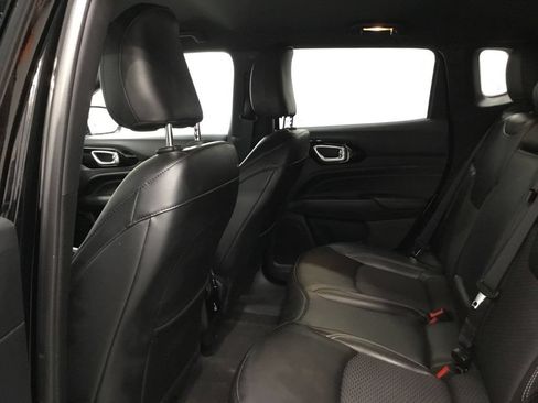 Used 2023 Jeep Compass Latitude w/ Convenience Group AWD/4WD image 11