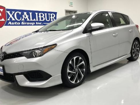 Used 2017 Toyota Corolla iM w/ All-Weather Mat Package FWD image 8