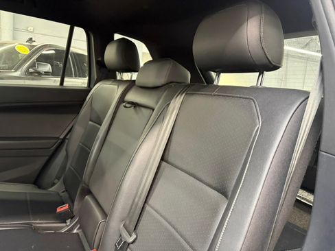 Used 2019 Volkswagen Tiguan SEL Premium R-Line AWD/4WD image 12