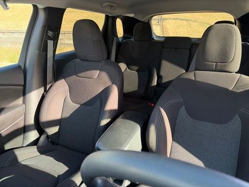 Used 2020 Jeep Cherokee Latitude image 34