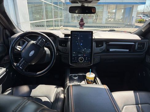 Used 2022 Ford Expedition Max Platinum image 5