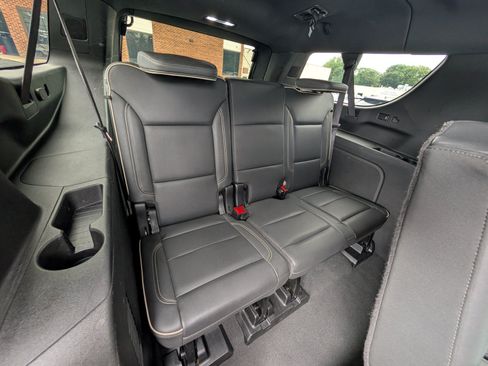 Used 2024 Chevrolet Suburban Premier RWD image 14