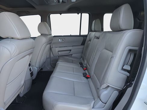 Used 2015 Honda Pilot Touring image 17