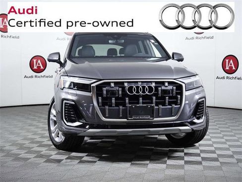 Used 2025 Audi Q7 2.0T Premium w/ Convenience Package image 3
