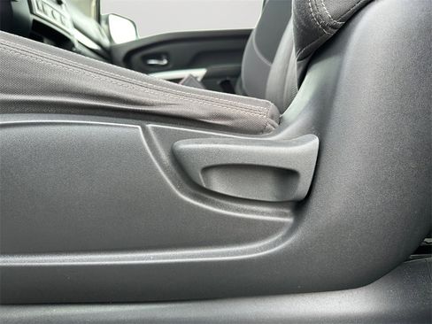 Used 2023 Nissan Titan SV image 25