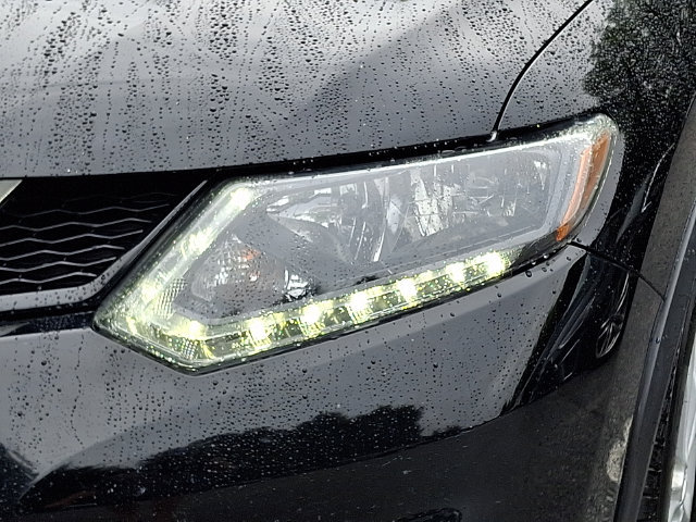 Used 2014 Nissan Rogue SV w/ SV Premium Package AWD/4WD image 9