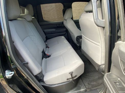 Used 2024 Toyota Tacoma SR5 AWD/4WD image 30
