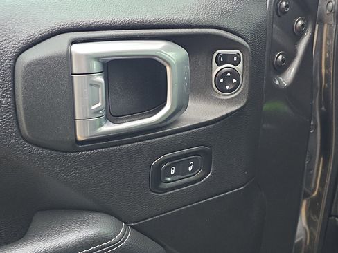 Used 2023 Jeep Wrangler Unlimited Sahara w/ Cold Weather Group image 8