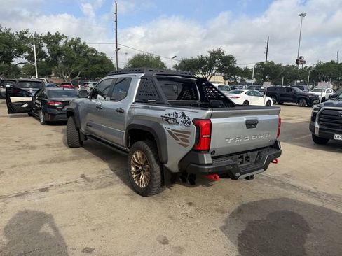 Used 2024 Toyota Tacoma Trailhunter image 7