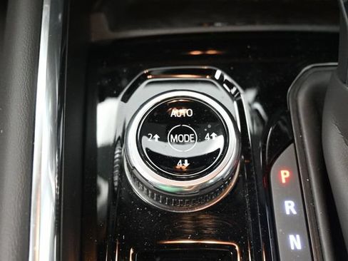 Used 2025 GMC Canyon AT4 w/ Nightfall Edition AWD/4WD image 25