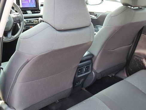 Used 2025 Toyota RAV4 XLE AWD/4WD image 22