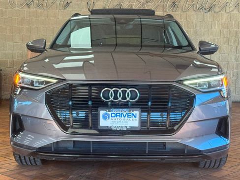 Used 2021 Audi e-tron Premium w/ Convenience Plus Package image 3