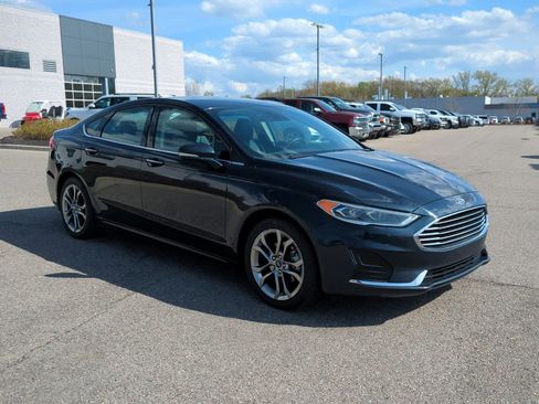 Used 2020 Ford Fusion SEL FWD image 2