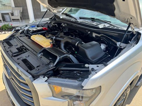 Used 2017 Ford F150 XLT w/ Equipment Group 302A Luxury AWD/4WD image 26