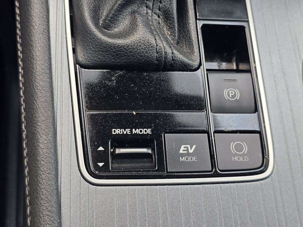 Used 2025 Toyota Sienna XLE w/ XLE Plus Package FWD image 21