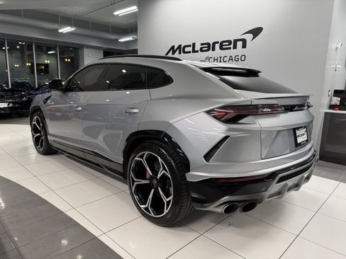 Used 2021 Lamborghini Urus image 2
