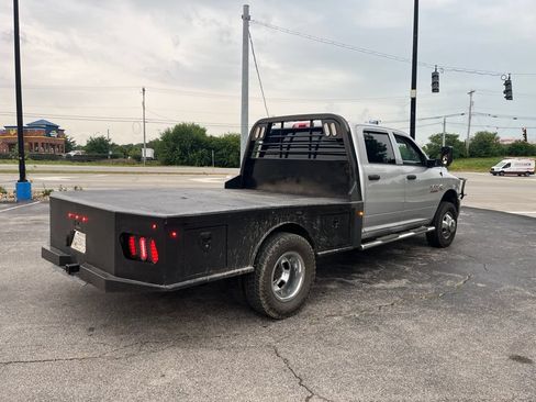 Used 2018 RAM 3500 Tradesman w/ Chrome Appearance Group AWD/4WD image 3