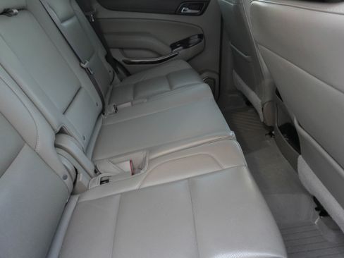 Used 2019 GMC Yukon SLT w/ Graphite Edition image 32