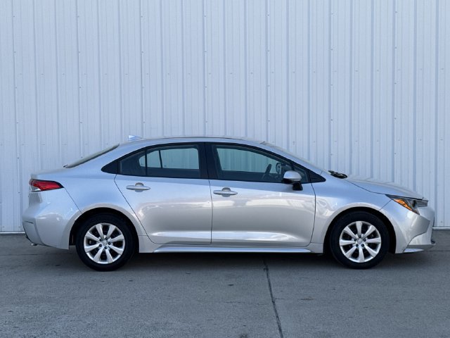 Certified 2025 Toyota Corolla LE FWD image 4