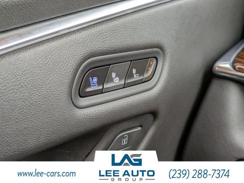 Used 2022 Cadillac Escalade ESV Premium Luxury RWD image 20
