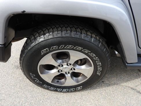 Used 2017 Jeep Wrangler Unlimited Sahara w/ Connectivity Group image 12