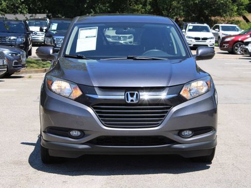 Used 2017 Honda HR-V EX image 2