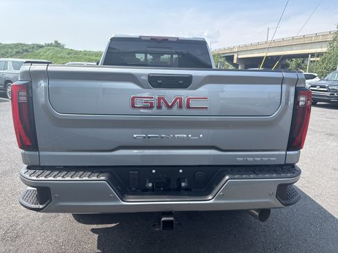 New 2026 GMC Sierra 2500 Denali w/ Denali Reserve Package AWD/4WD image 4
