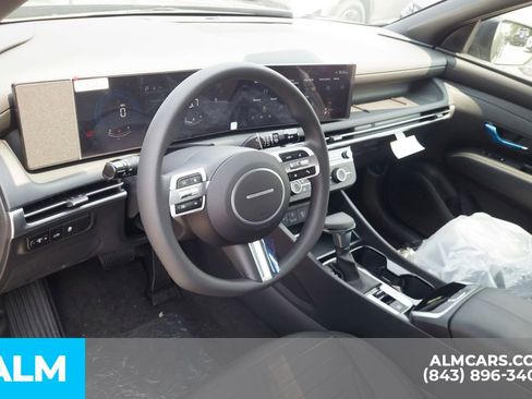 Certified 2025 Hyundai Santa Cruz SE AWD/4WD image 12