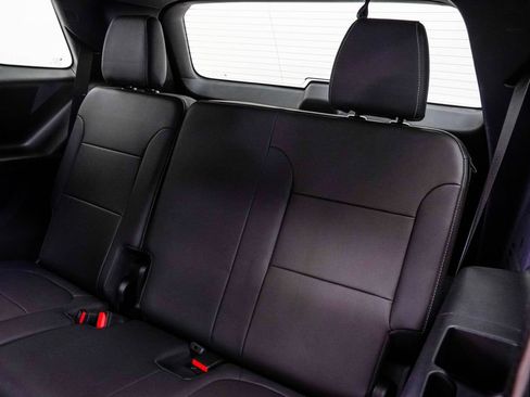 Used 2023 Chevrolet Traverse Premier w/ Redline Edition FWD image 19