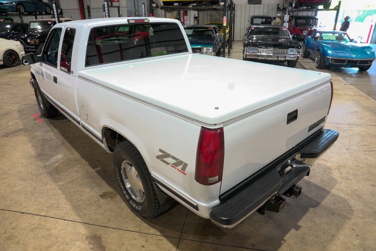 Used 1998 Chevrolet Silverado 1500 4x4 Extended Cab w/ Preferred Equipment Group 2 image 16