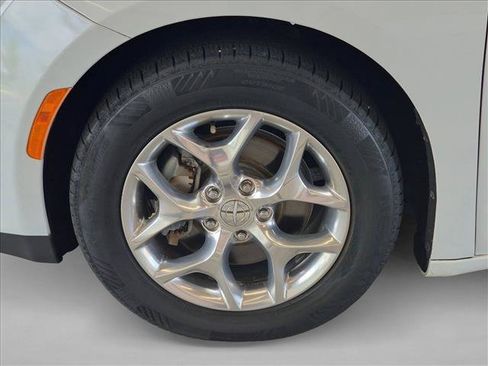 Used 2019 Chrysler Pacifica Limited FWD image 21