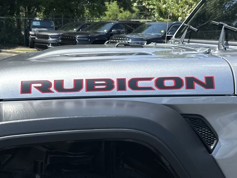 Used 2020 Jeep Wrangler Unlimited Rubicon w/ Cold Weather Group AWD/4WD image 14