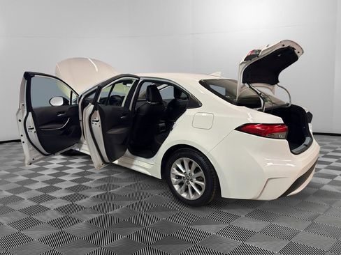Used 2022 Toyota Corolla XLE image 10