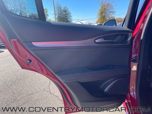Used 2022 Alfa Romeo Stelvio Veloce image 34