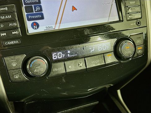Used 2013 Nissan Altima 2.5 SL w/ Technology Pkg FWD image 23