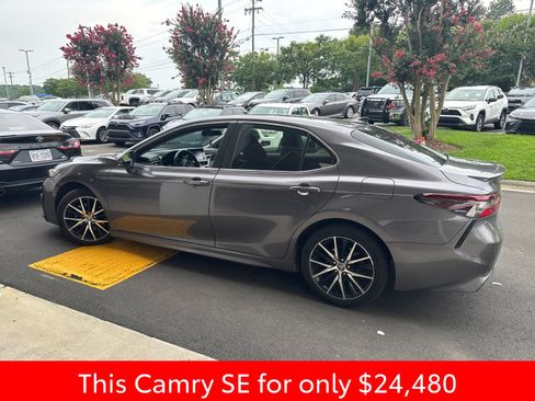 Used 2023 Toyota Camry SE FWD image 19