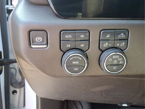 Used 2024 Chevrolet Silverado 1500 LTZ w/ LTZ Convenience Package II AWD/4WD image 19