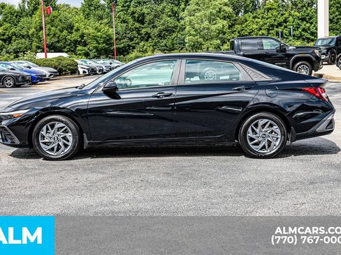 Used 2024 Hyundai Elantra SEL FWD image 9
