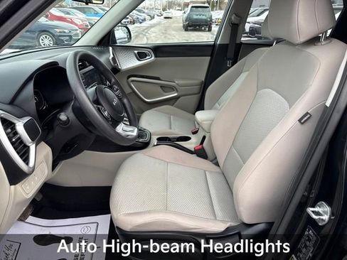 Used 2023 Kia Soul LX image 12