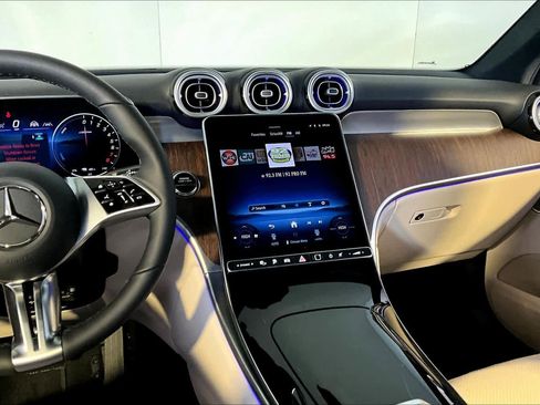 New 2026 Mercedes-Benz GLC 350e 4MATIC image 8